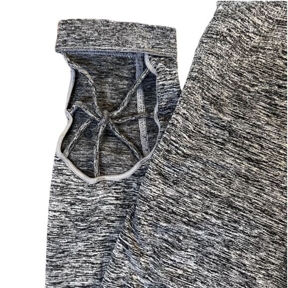 PINK Victoria’s Secret Workout Leggings - Picture 4 of 6